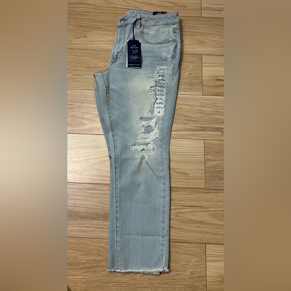 American Eagle low rise super stretch - Picture 3 of 4